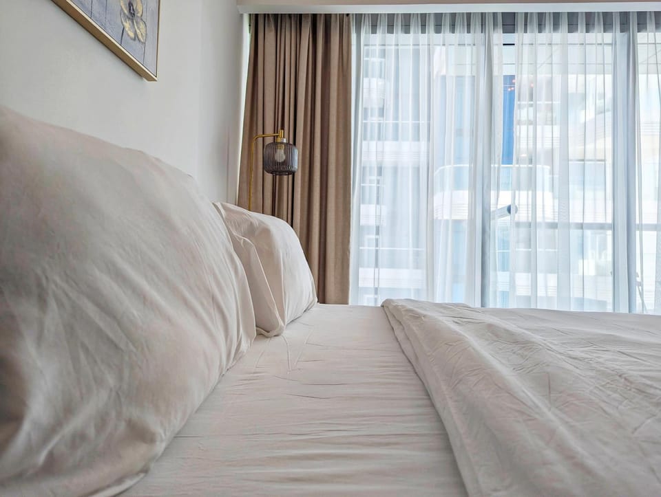 1BR Near Miracle Garden Dubai & Science Park, Close to American Hospital & 1 Min to City Centre Mall, Al Barsha Apartment in Dubai