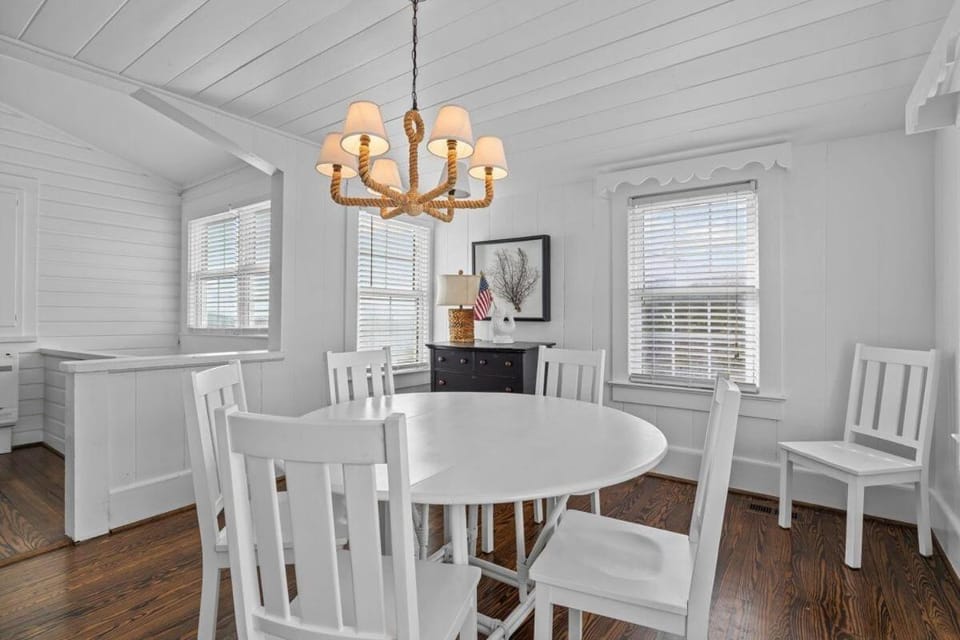 Sunset Shores House in Atlantic Beach