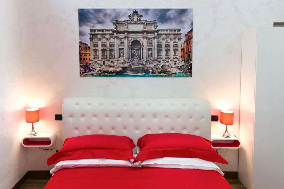Luxury Rome Savini Guest House Bed and Breakfast in Rome