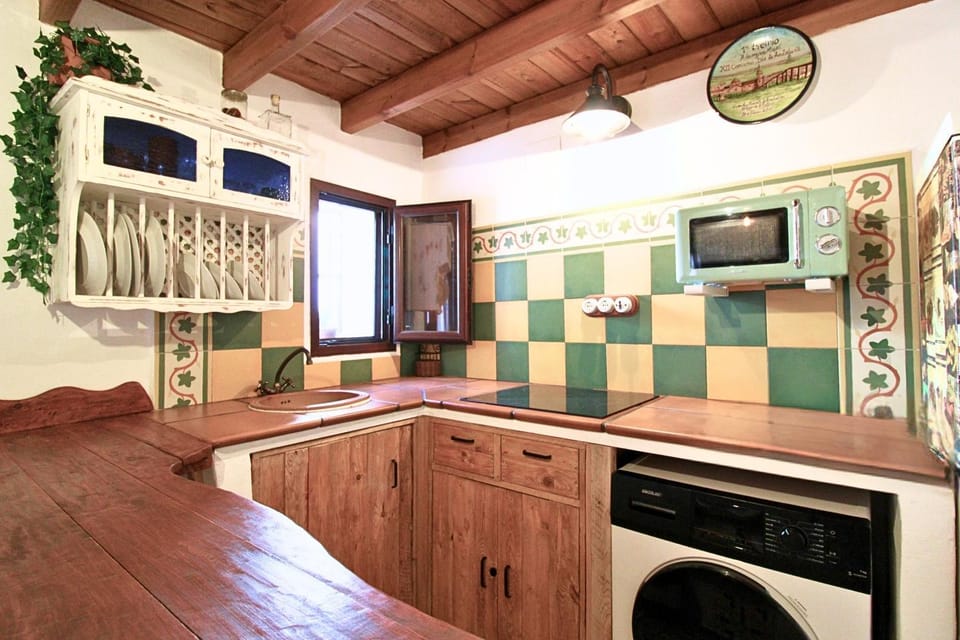 Kitchen or kitchenette, pet friendly, washing machine