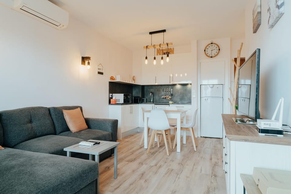 Kitchen or kitchenette, Living room, Dining area