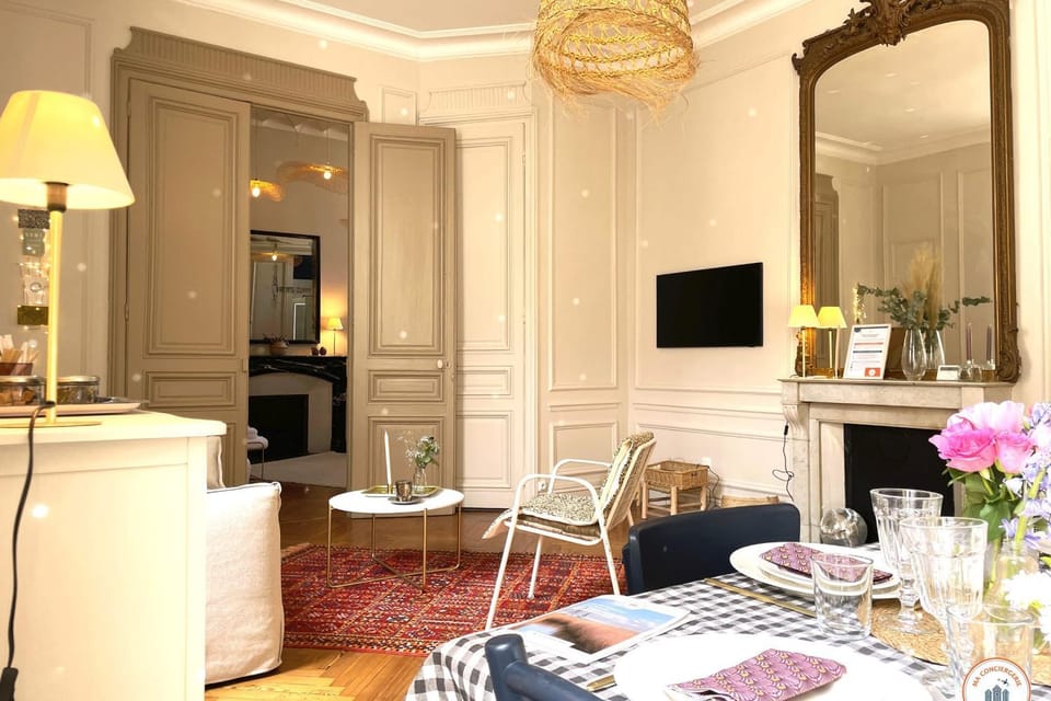 Living room, Dining area