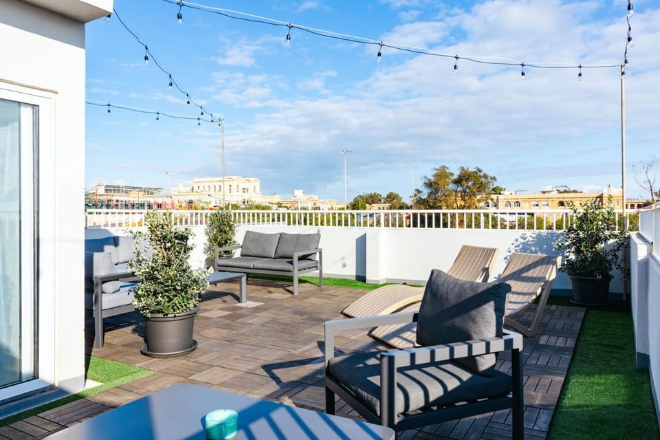 Beautiful Terraced Villa City View By ArcoCollection Villa in Malta