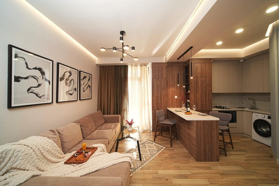 Kitchen or kitchenette, Seating area, washing machine