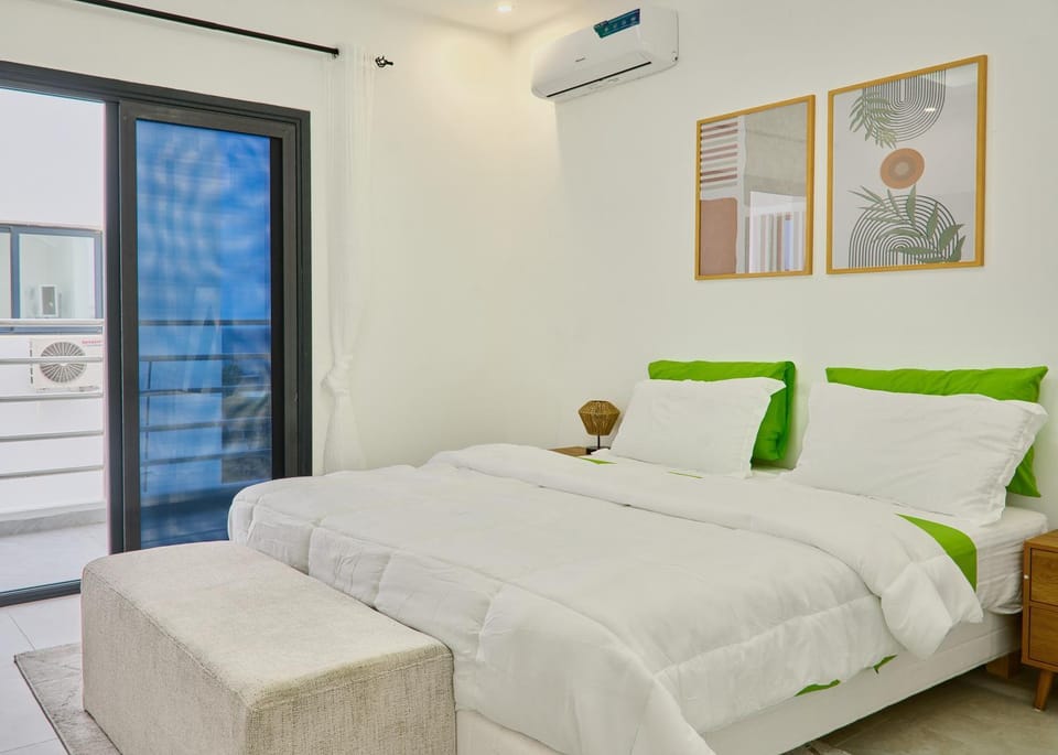 Bed, Photo of the whole room, Bedroom, air conditioner