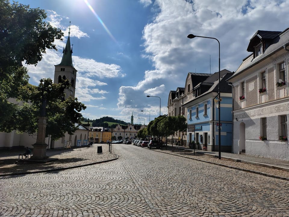 Neighbourhood, Street view, Location