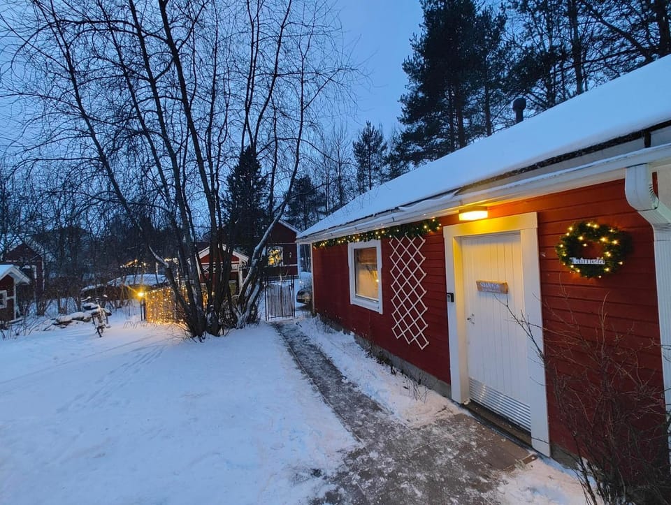 Taimela - Private Studio Apartment, Great for single travellers Bed and Breakfast in Rovaniemi