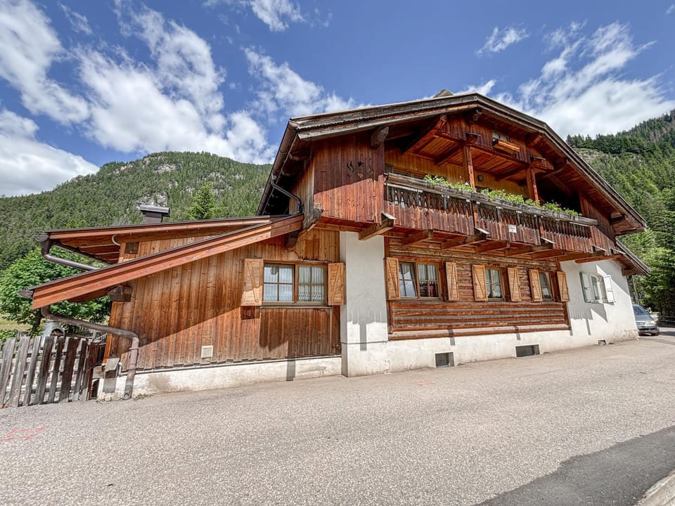 Chalet Vernel Apartment in Canazei