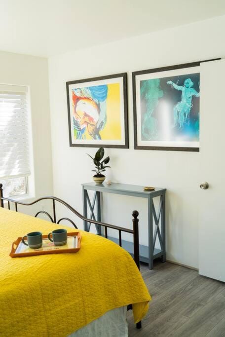 Bed, Decorative detail, Bedroom, internet, internet