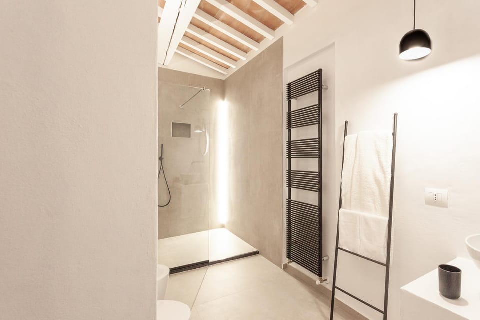 Shower, Toilet, Bathroom, bidet, towels, towels
