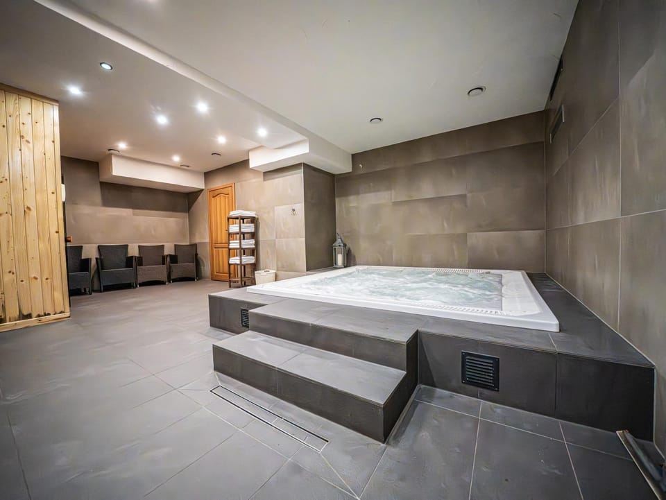Hot Tub