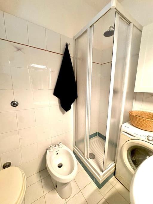 Shower, Bathroom, bidet, towels