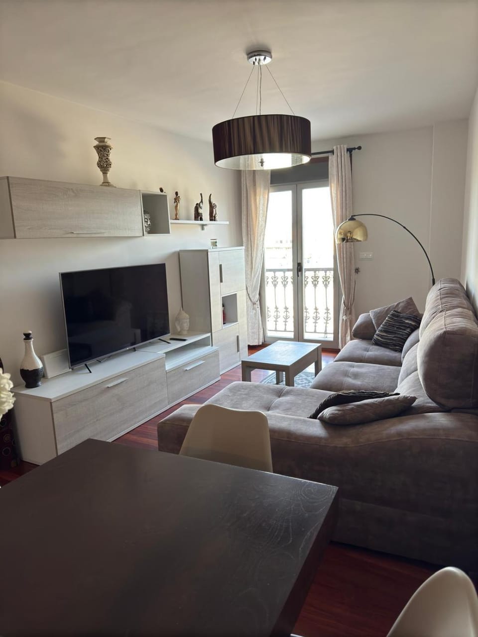 Communal lounge/ TV room, TV and multimedia, Living room, Seating area, Evening entertainment