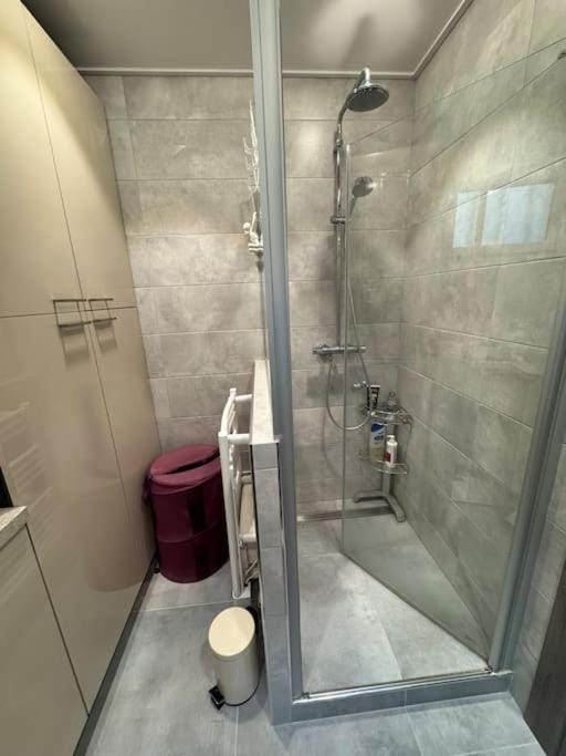Shower, Bathroom