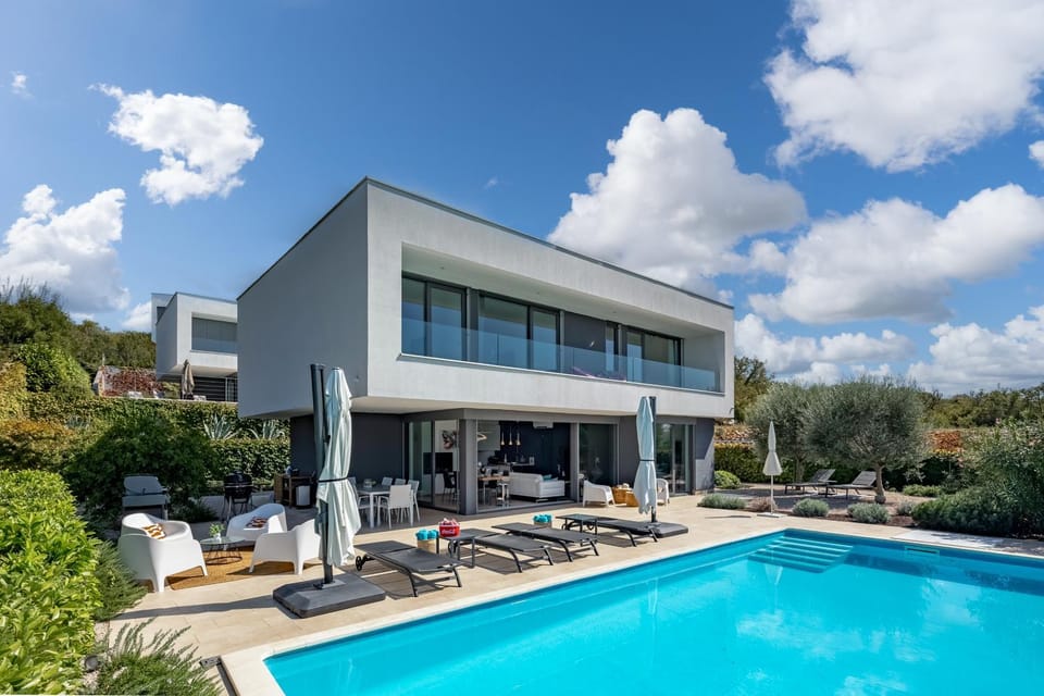 Property building, Swimming pool