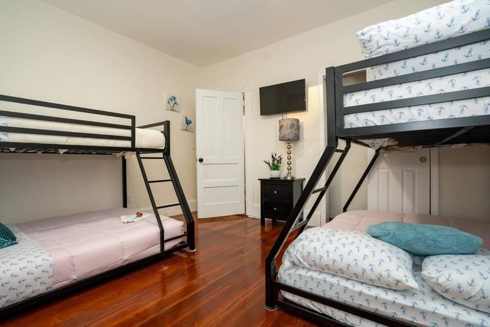 8 Peaceful, Bright apt 3br close to Milton center Apartment in Milton