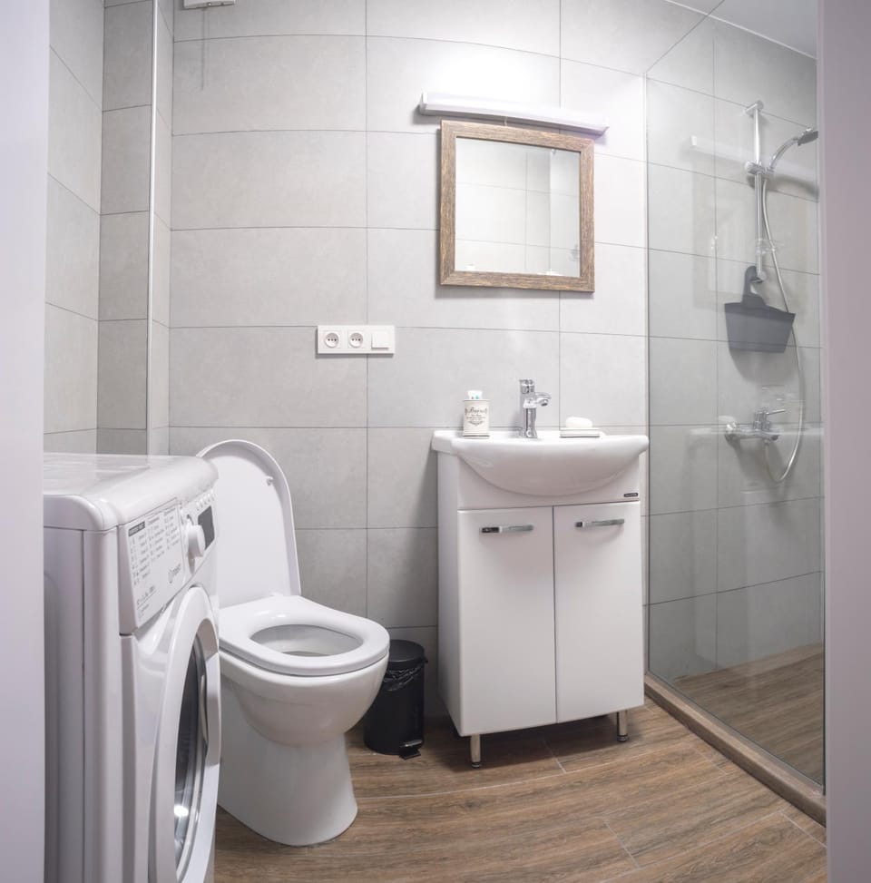 Shower, Toilet, Bathroom
