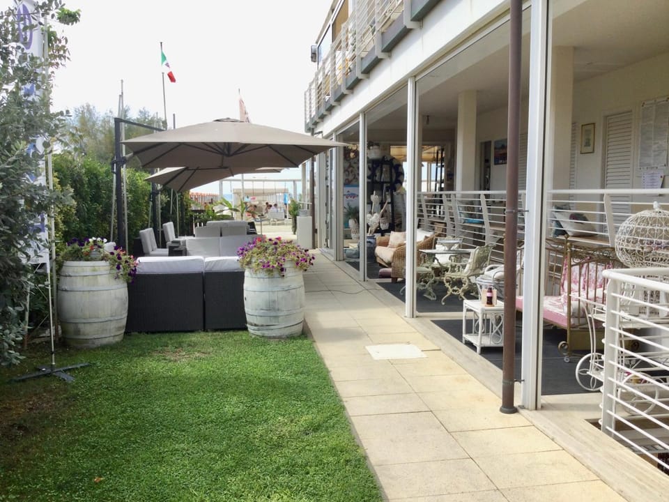 Property building, Garden