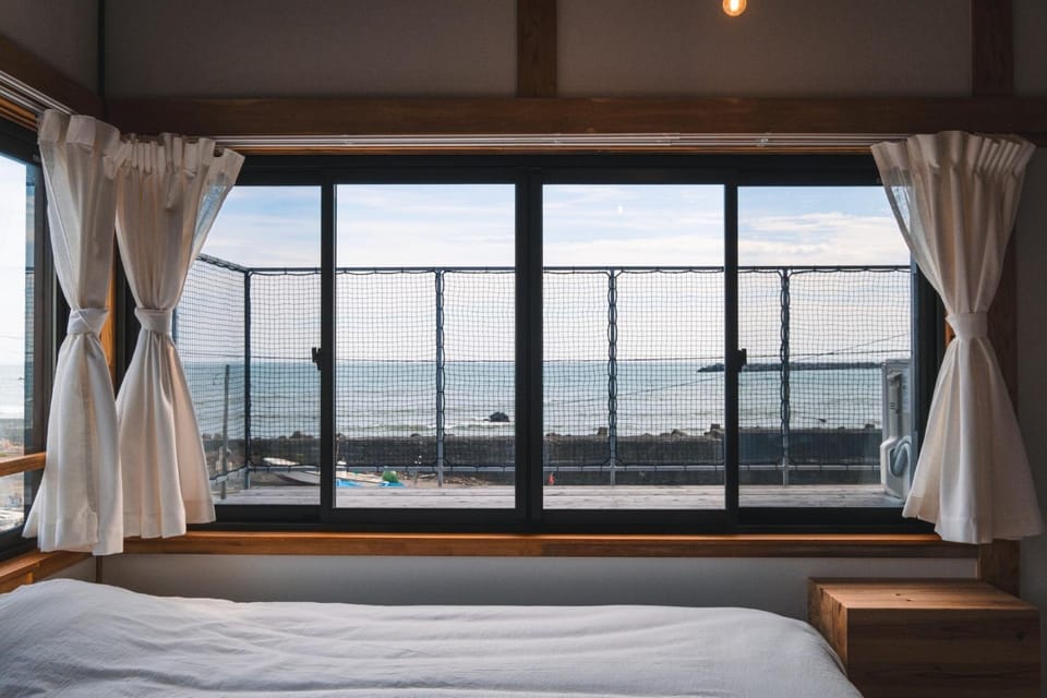 港に停泊する町のフロント moyai 舫 House in Chiba Prefecture