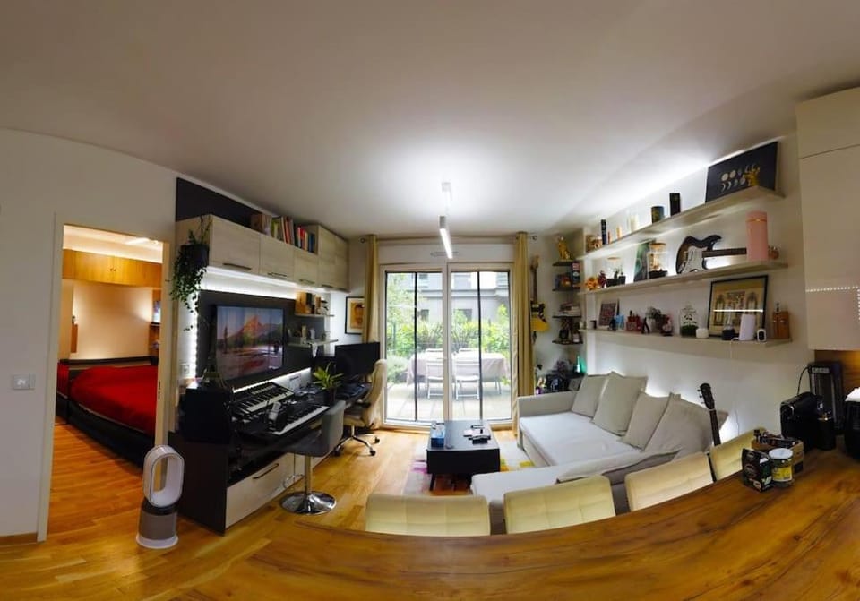 NEW LUX Smart Home 69m2,Terrasse, Modern, Metro 13 Apartment in Île-de-France