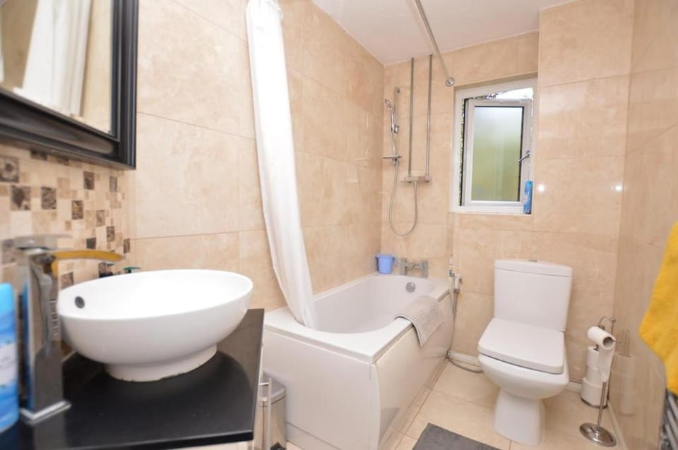 Shower, Toilet, Bathroom, Bath, towels