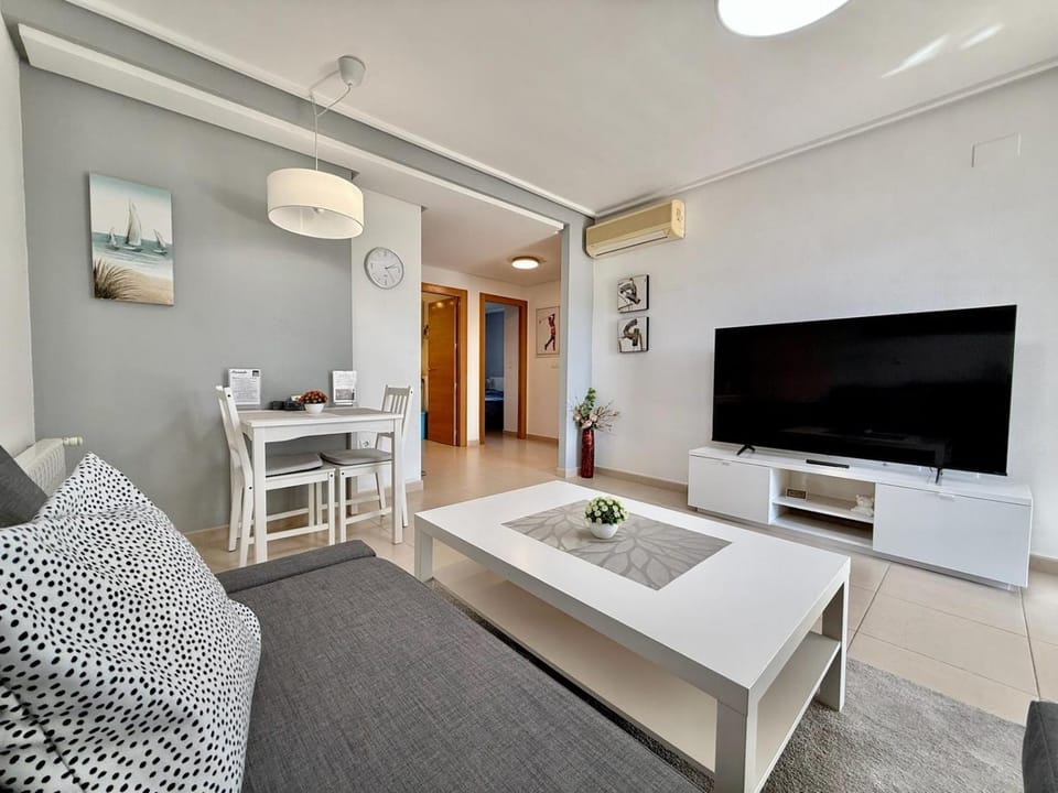 Communal lounge/ TV room, TV and multimedia, air conditioner