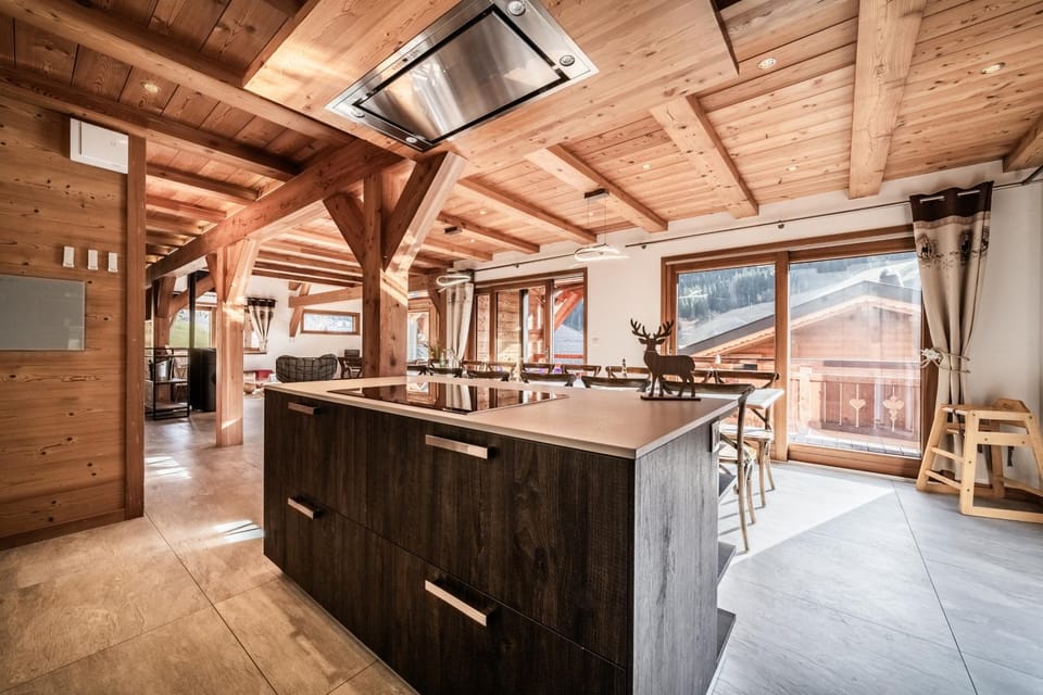 Property building, Kitchen or kitchenette, Living room