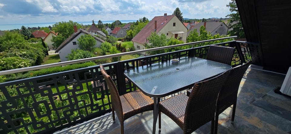 View (from property/room), Balcony/Terrace