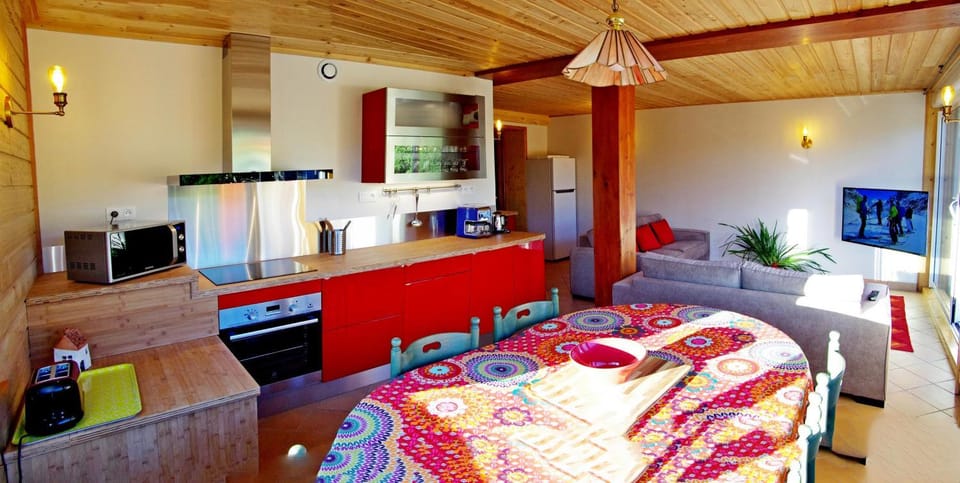 Property building, Kitchen or kitchenette, Living room