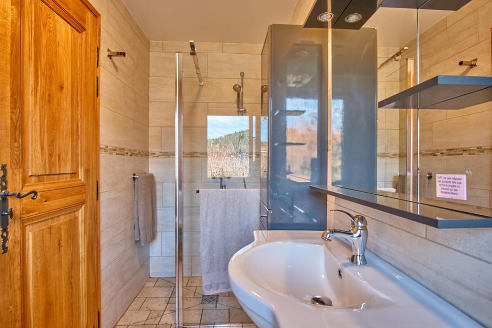 Bathroom, Living room