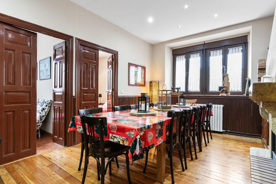 Property building, Kitchen or kitchenette, Living room