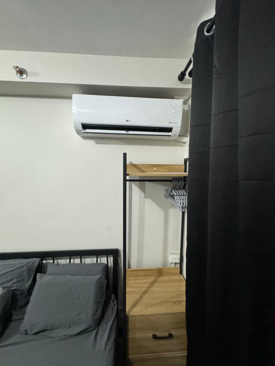 Living room, Photo of the whole room, Bedroom, air conditioner