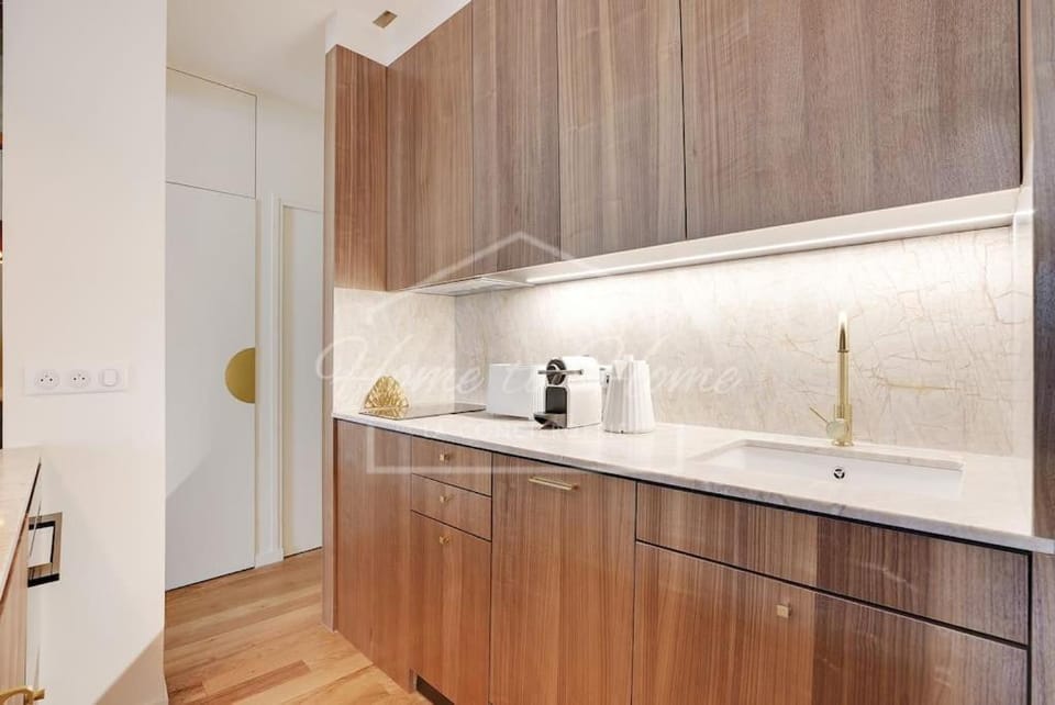 Coffee/tea facilities, Kitchen or kitchenette, stove, toaster