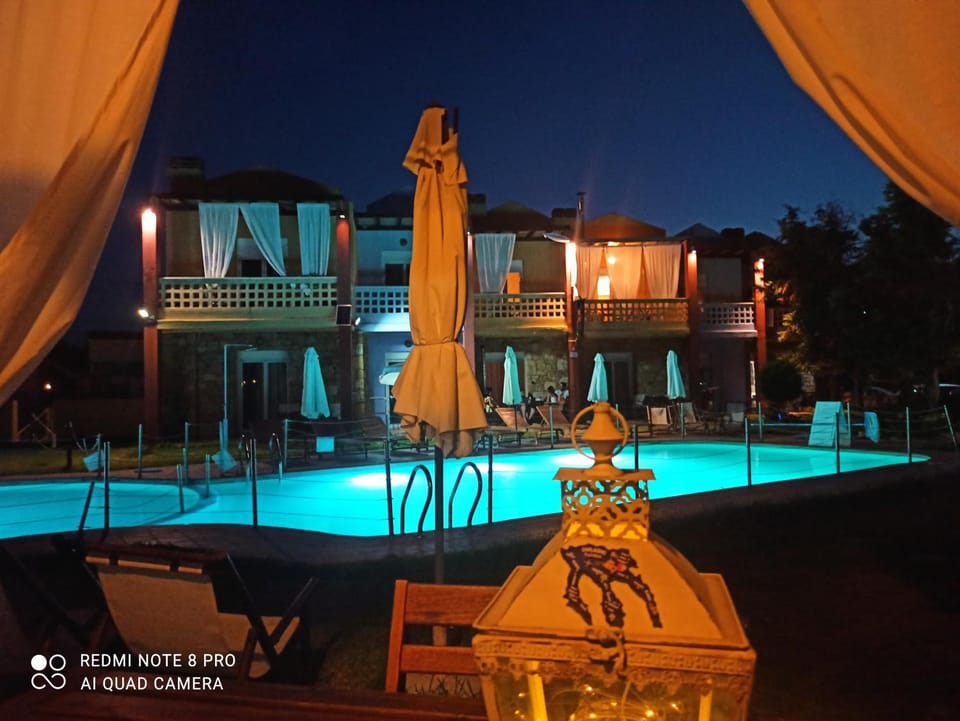Swimming pool