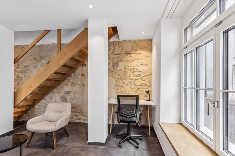 Property building, Living room, Seating area, heating