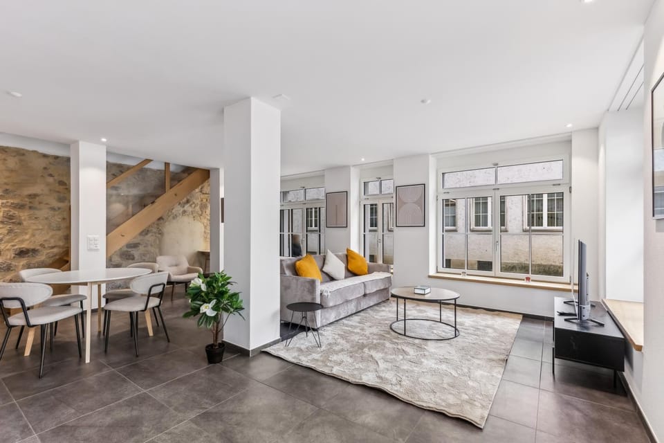Living room, Photo of the whole room, Seating area, Dining area