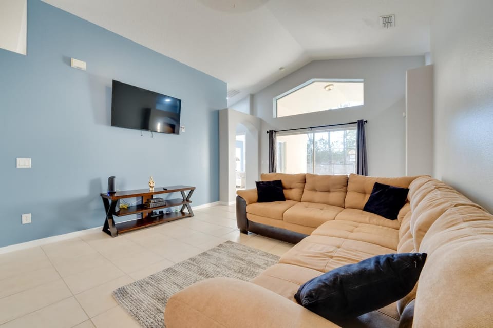 11 Mi to Disney: Pet-Friendly Aviana Resort Home! House in Loughman