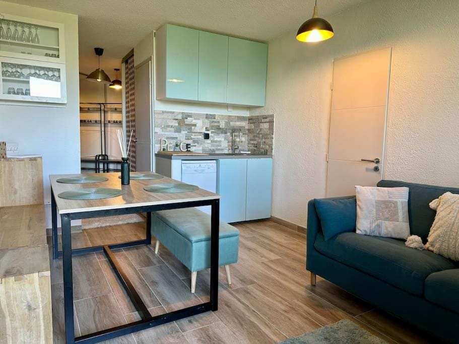 4 Seasons for 8 persons with Sauna and Local Ski Apartment in Isola