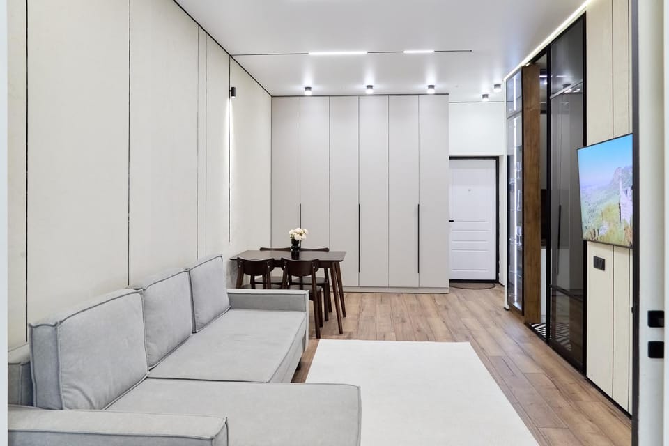 TV and multimedia, Kitchen or kitchenette, Living room, Seating area, Dining area, wardrobe