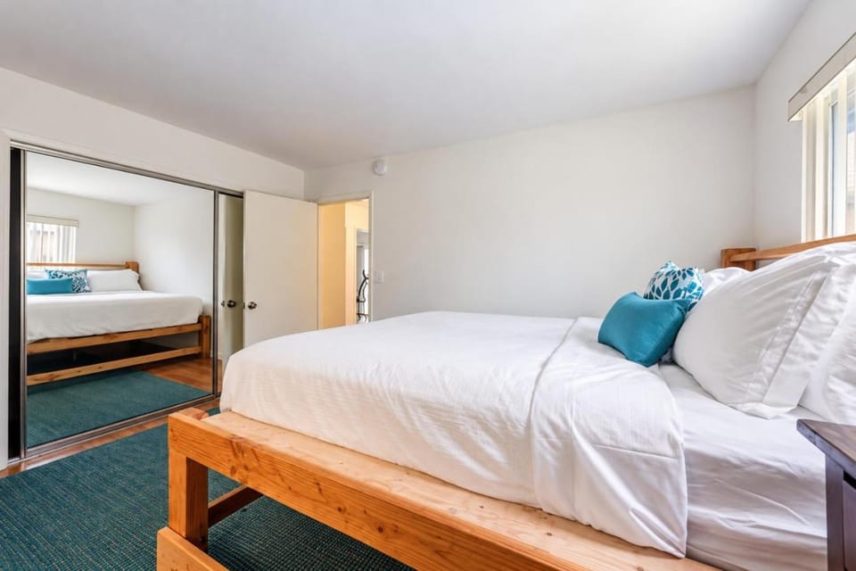 Sawtelle Serenity 3 beds patio fire pit BBQ Apartment in Culver City