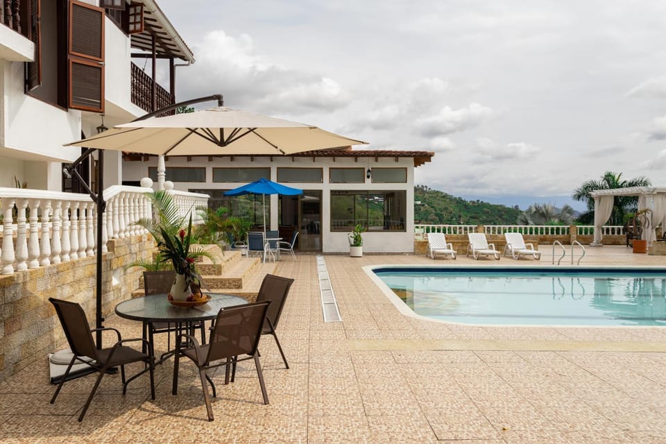 Villa with Swimming Pool, Jacuzzi and Sauna Villa in Cundinamarca, Colombia