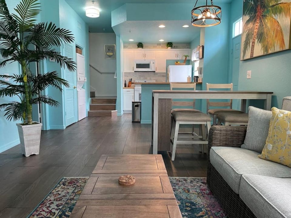 4 Bedroom 3 Bathroom Villas At SevenDwarfs 27-108 House in Kissimmee