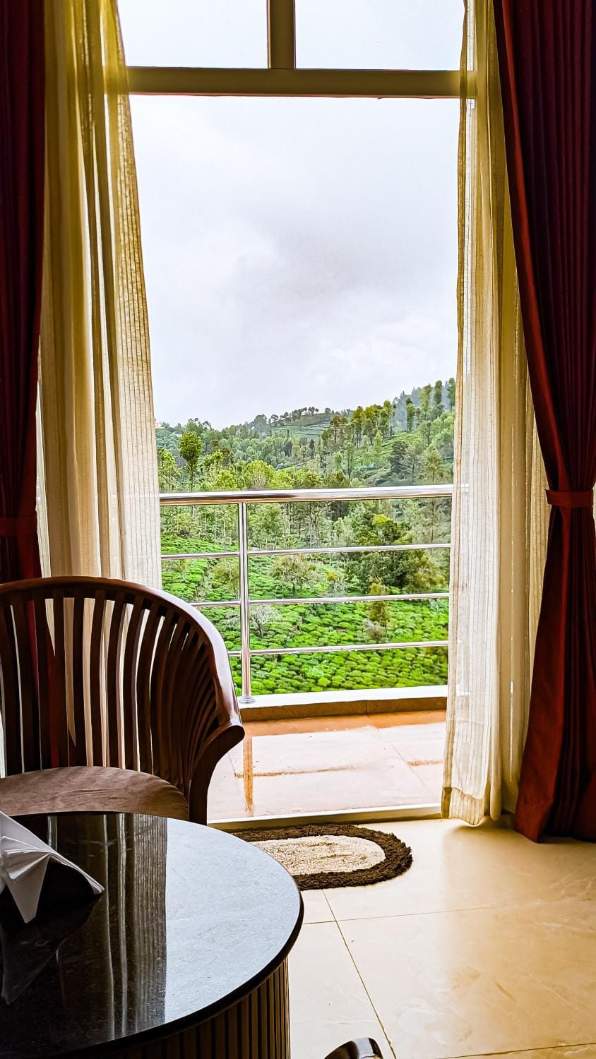 View (from property/room), Balcony/Terrace, Mountain view