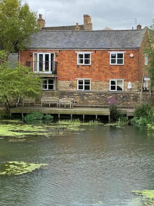 Property building, Natural landscape, River view