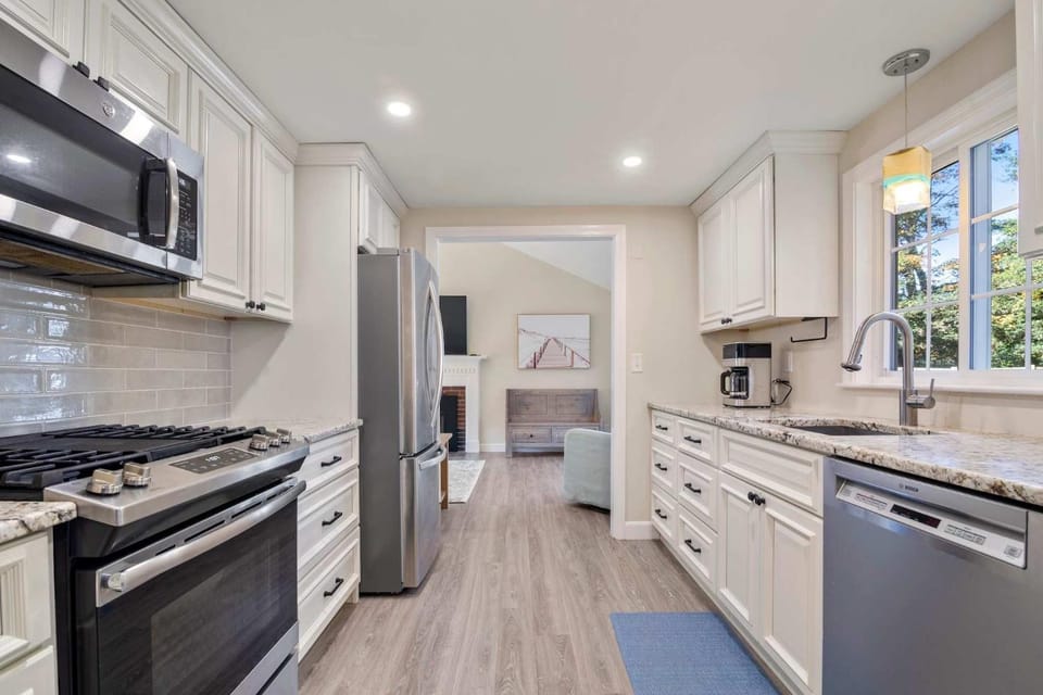 Minutes to Craigville Beach Private Patio and Backyard House in Centerville