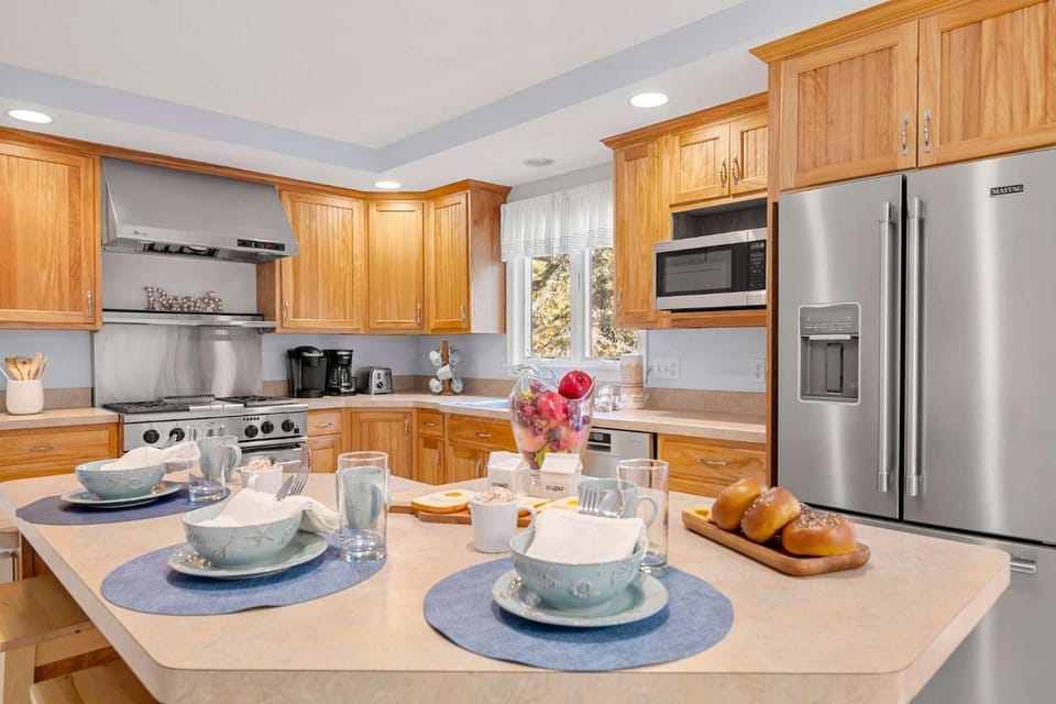 0 5 Mile Walk to Beach Dog Friendly House in South Chatham