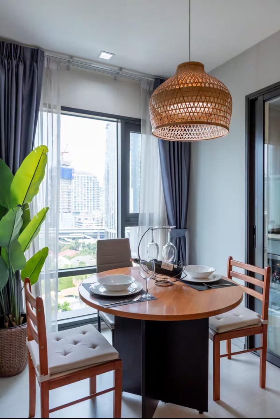 Cozy Apartment With Train Access Apartment in Bangkok