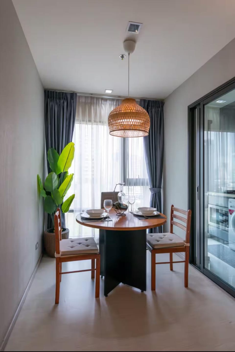 Cozy Apartment With Train Access Apartment in Bangkok