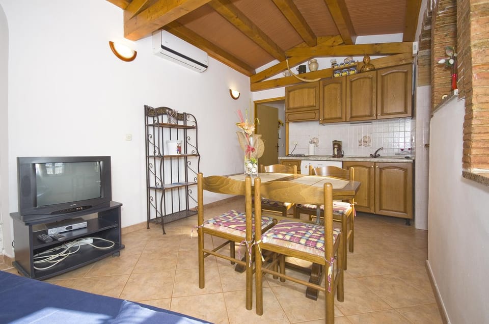 TV and multimedia, Seating area