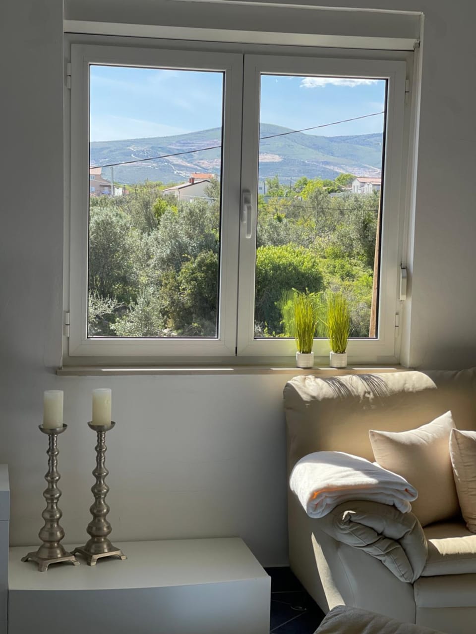 Natural landscape, Living room, Mountain view